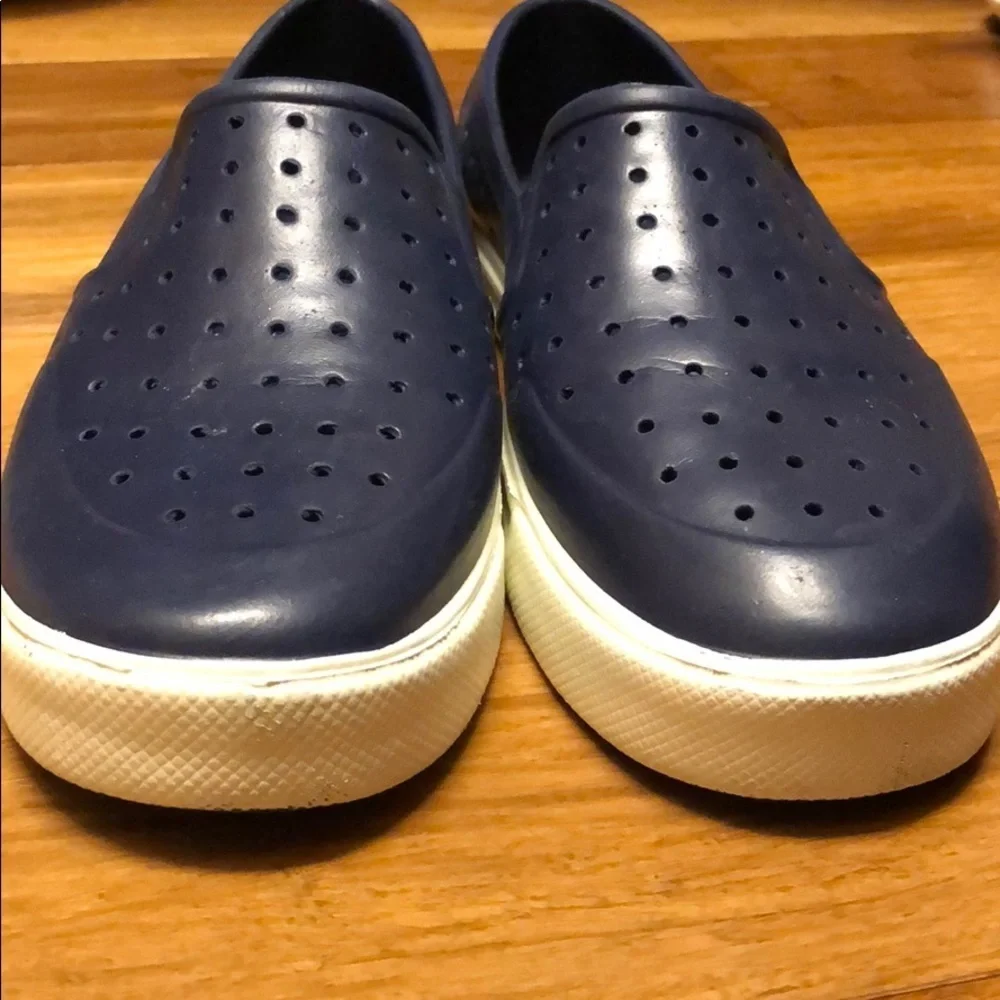 NWOT GAP boys water shoes size 5/6